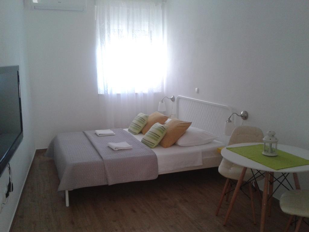 Viola Apartment & Free Parking Šibenik Exteriör bild