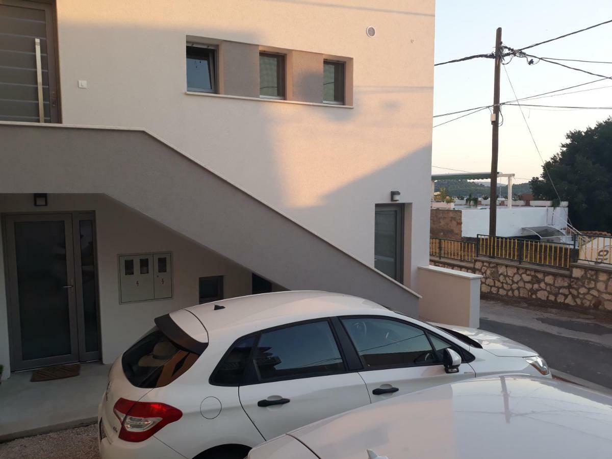 Viola Apartment & Free Parking Šibenik Exteriör bild