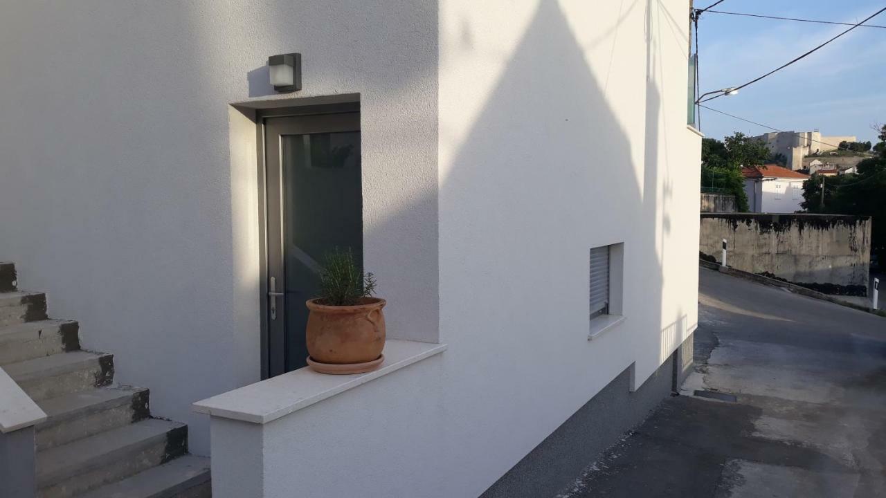 Viola Apartment & Free Parking Šibenik Exteriör bild