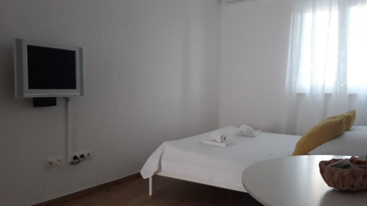Viola Apartment & Free Parking Šibenik Exteriör bild
